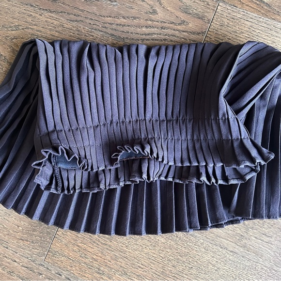 Navy pleated skirt - Picture 2 of 2